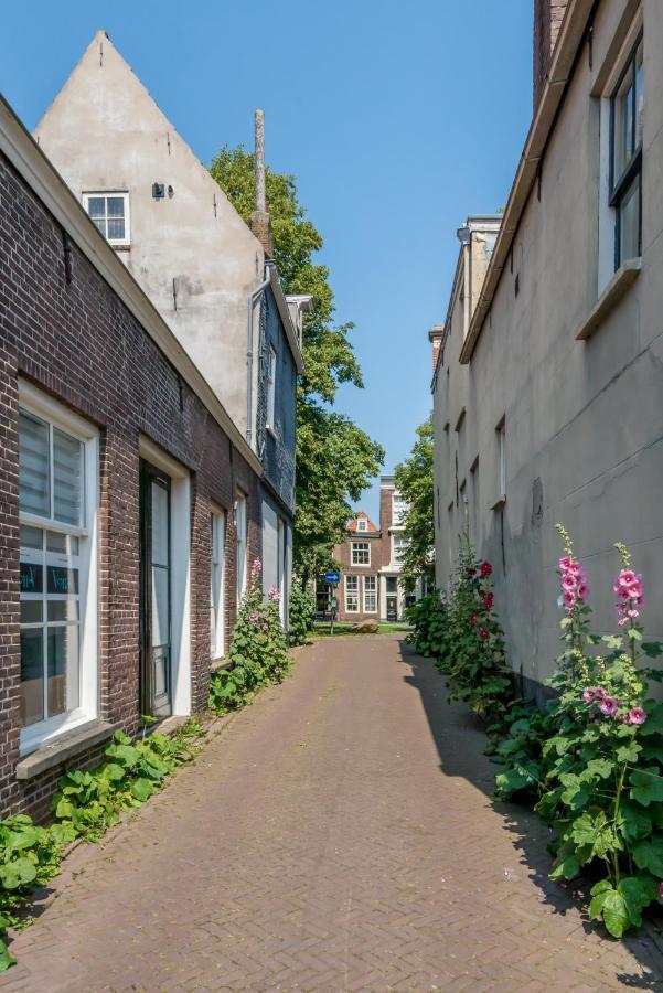 Slapen Bij Van-V Zierikzee Esterno foto