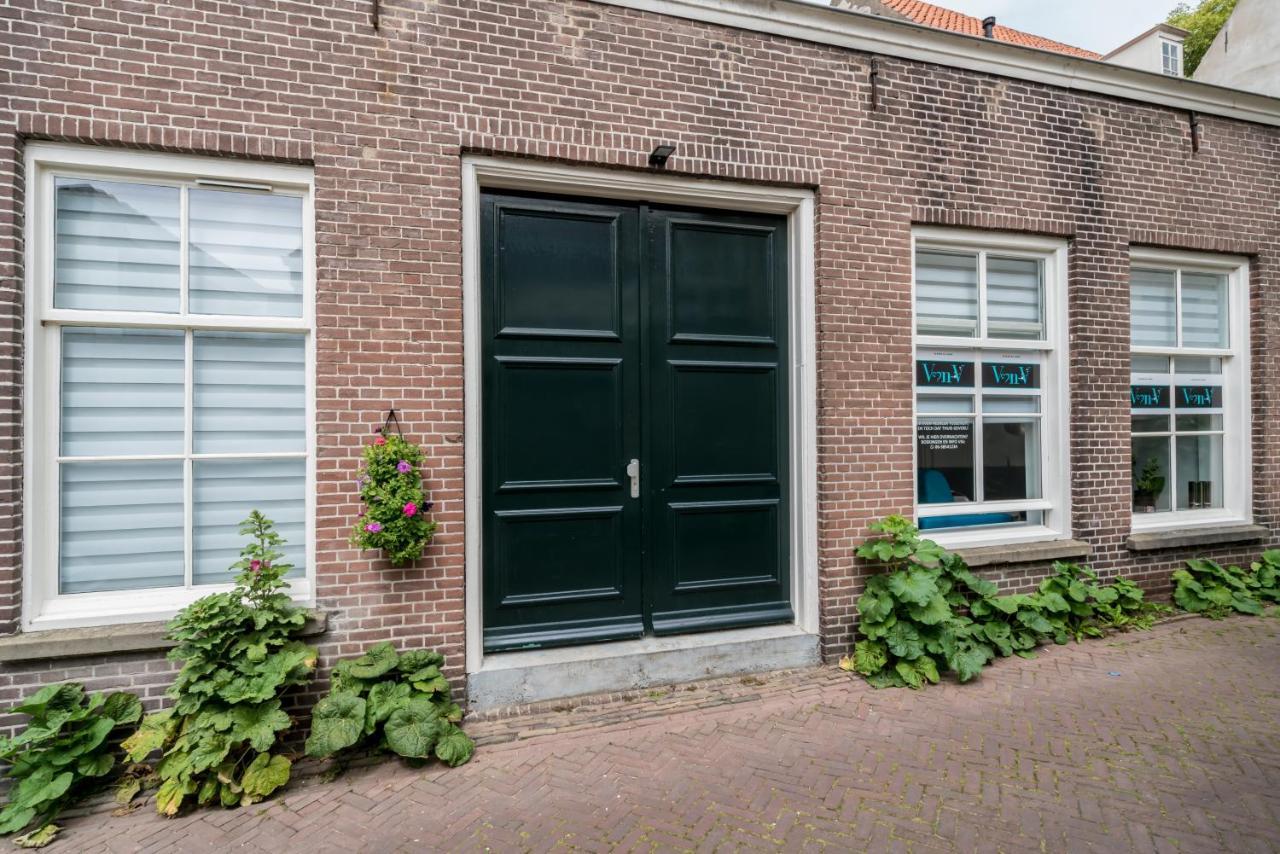 Slapen Bij Van-V Zierikzee Esterno foto